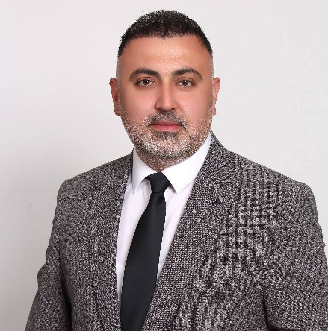 BAŞKAN AVŞAR ÇEKİLDİ.