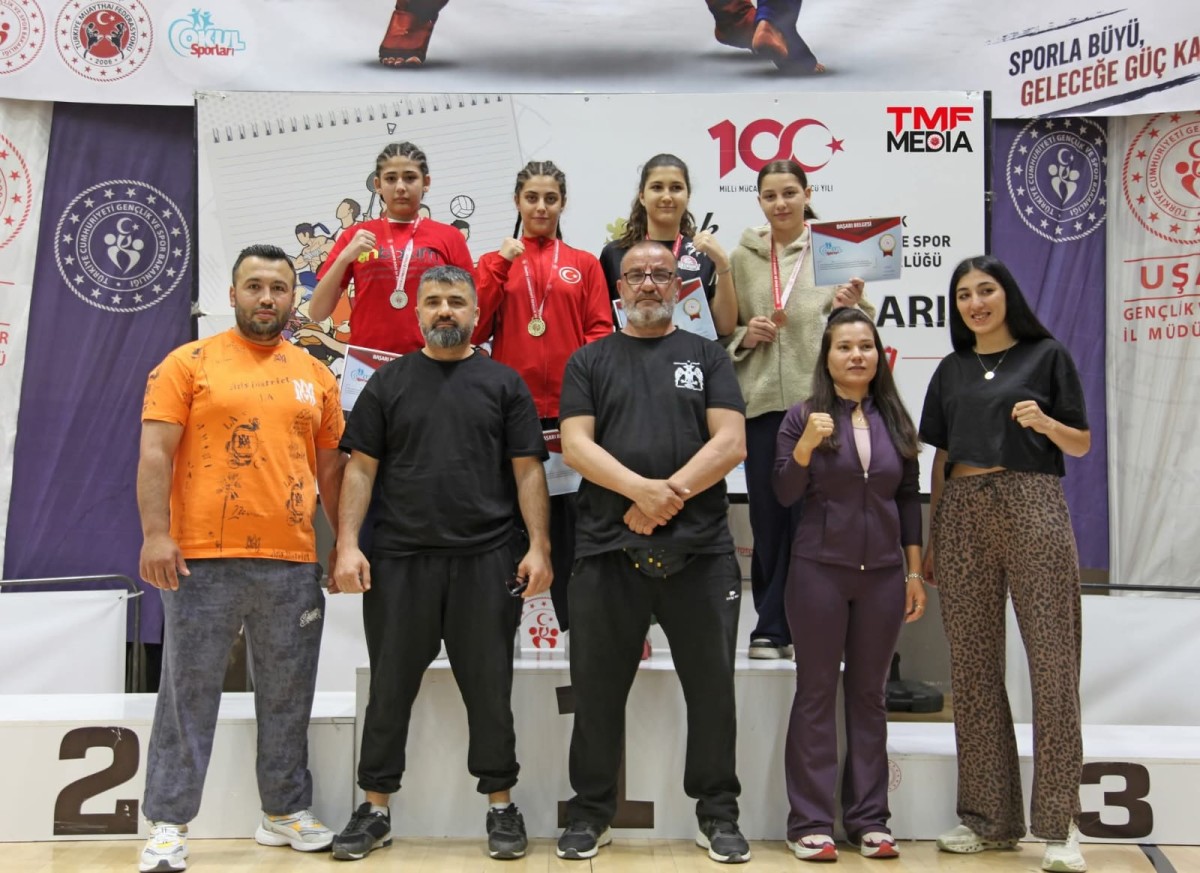 RİNGDEN MADALYA YAĞMURU