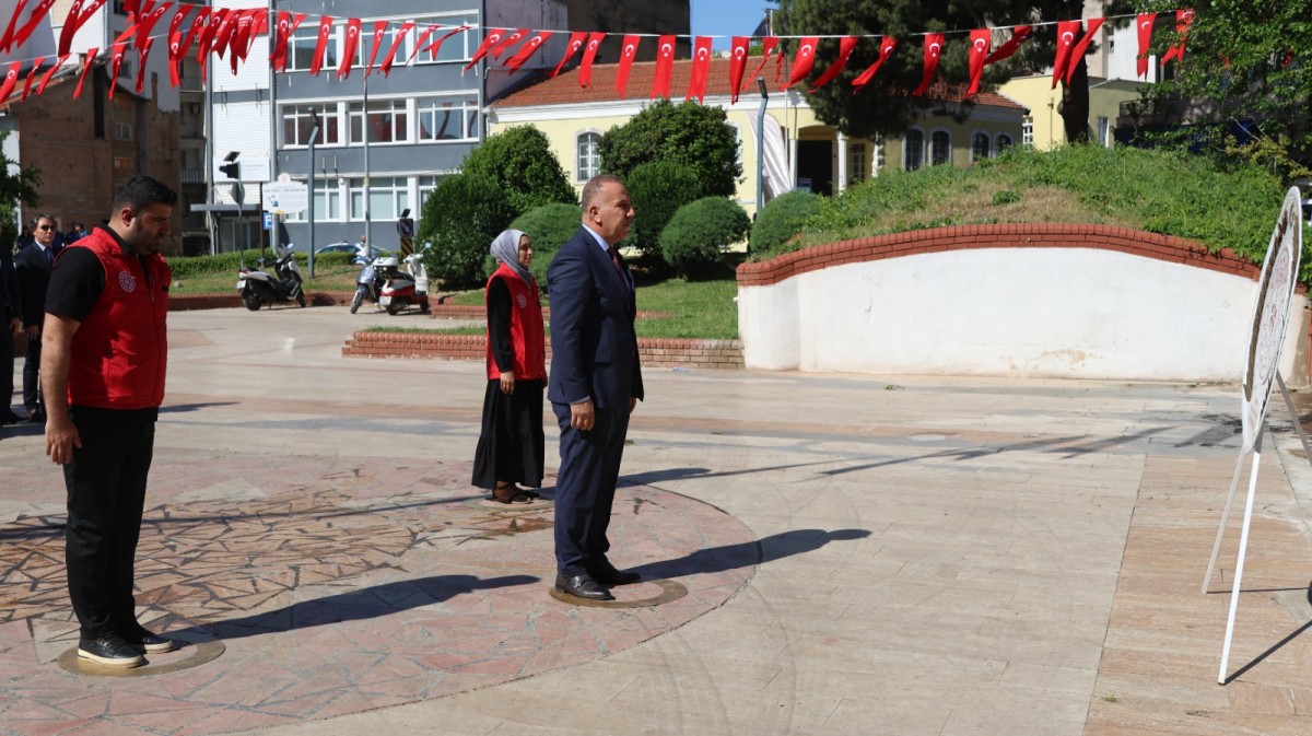 AYDIN’DA GENÇLİK HAFTASI COŞKUSU ÇELENK SUNMA TÖRENİYLE BAŞLADI