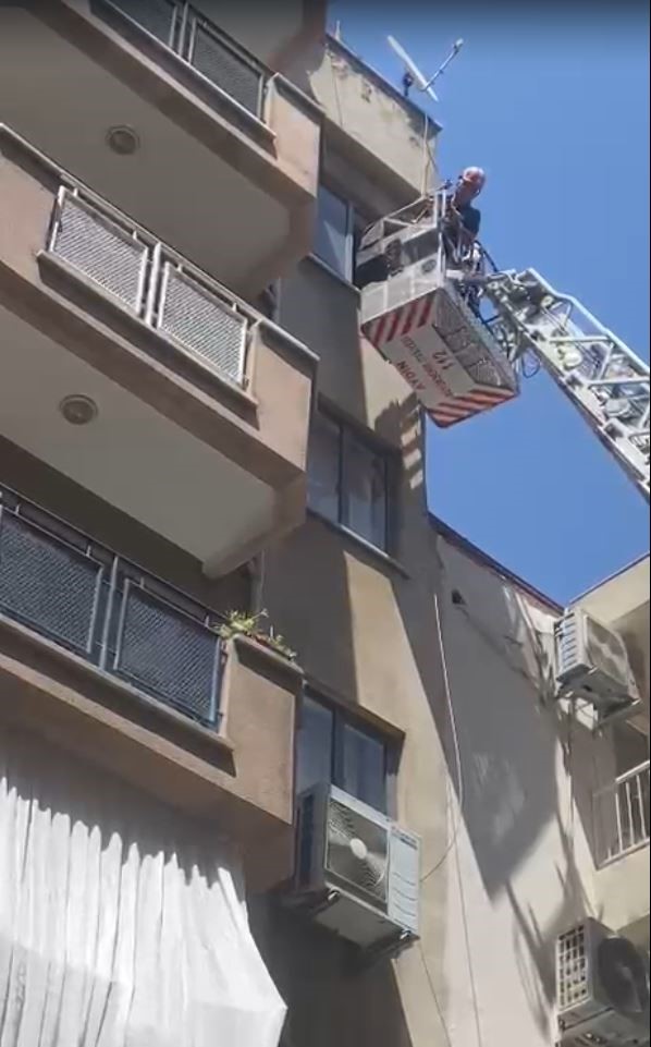 EVİNDE ÖLÜ BULUNDU