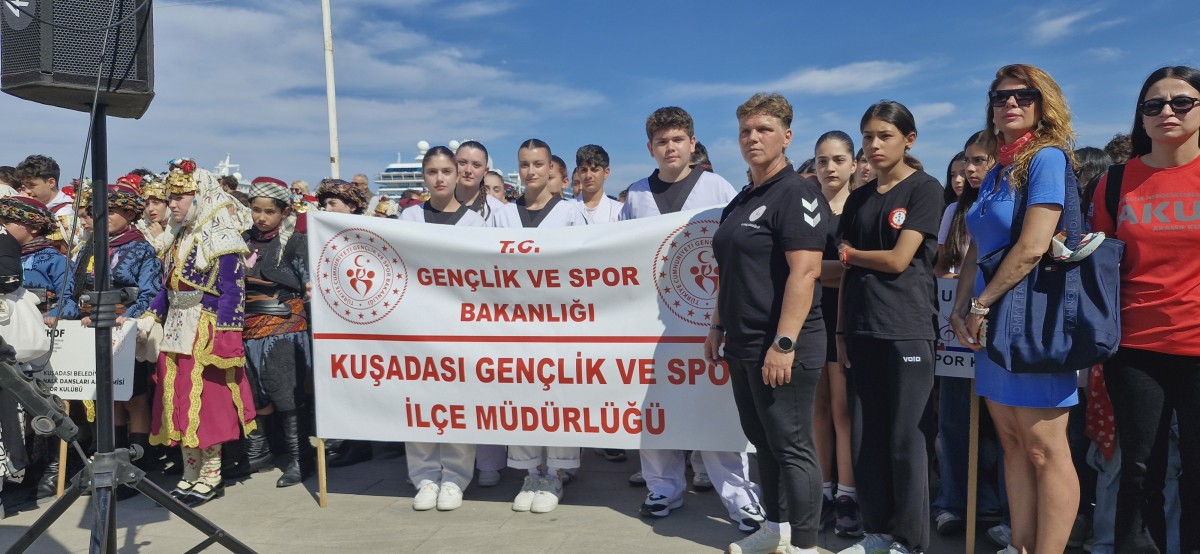 Kuşadası’nda 19 Mayıs Coşkusu  Kuşadası İlçe Gençlik ve Spor Müdürü Ramazan Oğuz Verim’den Anlamlı Açılış Konuşması