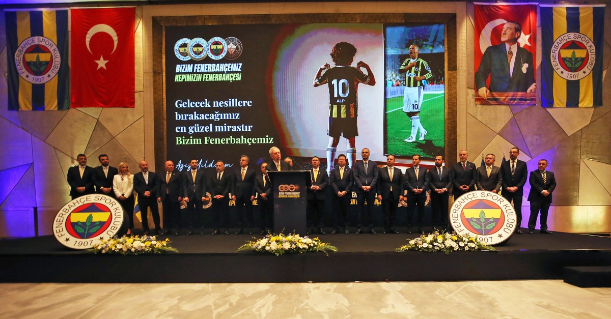 Fenerbahçe Spor Kulübü Başkan Adayı Aziz Yıldırım basın toplantısı düzenledi