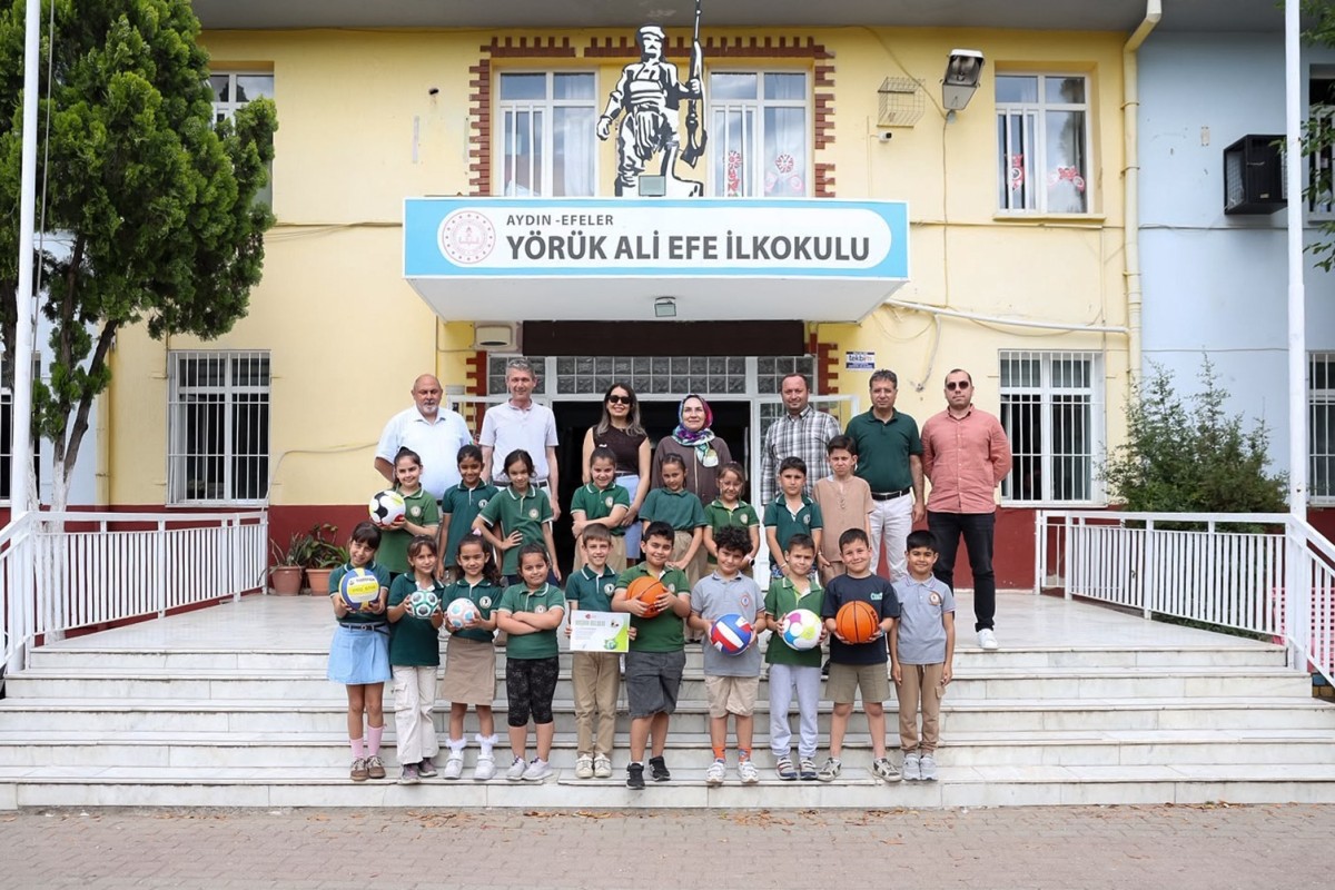 EFELER’DE ÇEVRE SEFERBERLİĞİ: MİNİK ÇEVRECİLER ÖDÜLLERİNE KAVUŞTU