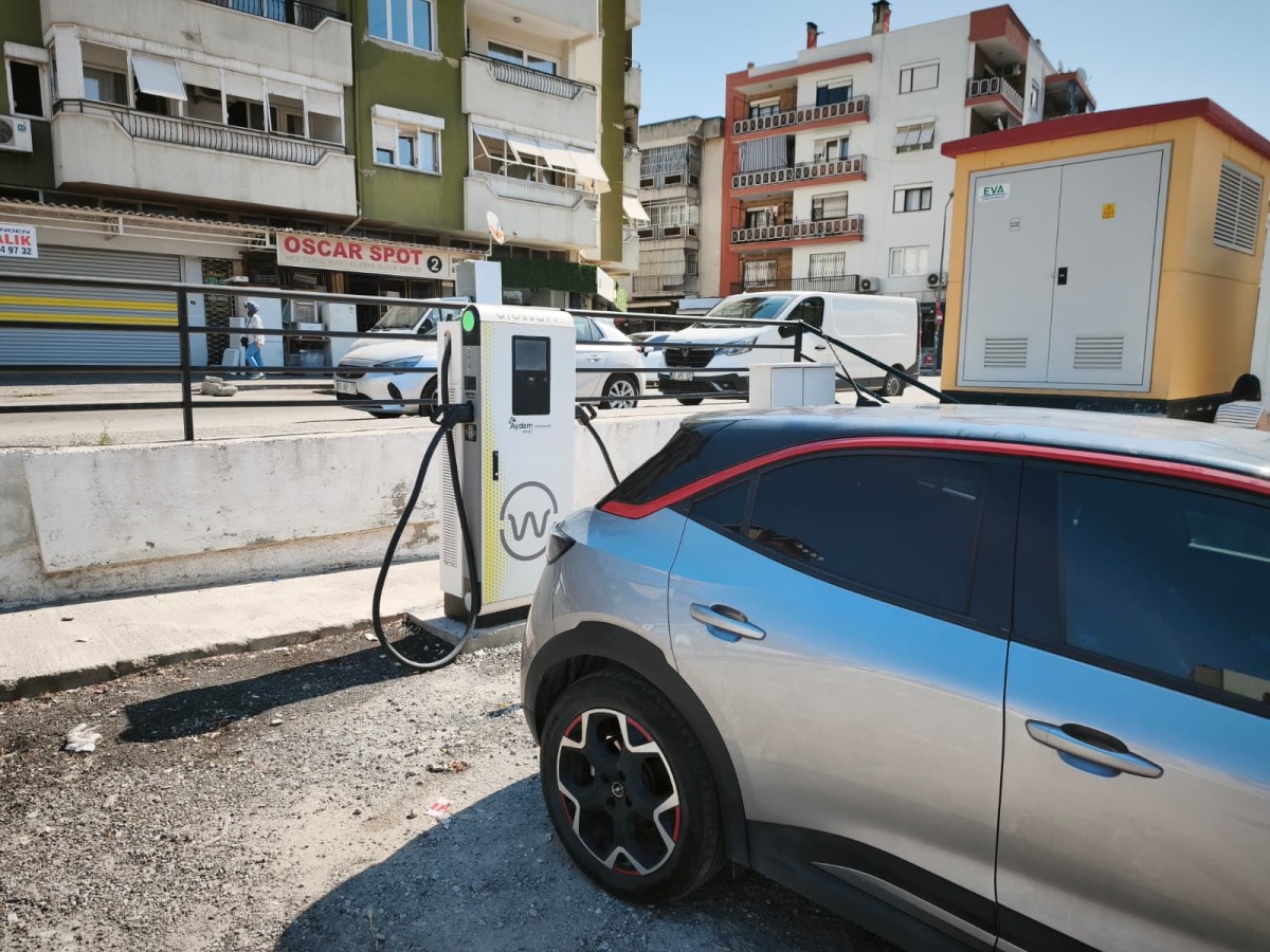 EFELER BELEDİYESİ’NİN ELEKTRİKLİ ARAÇ ŞARJ İSTASYONLARI HİZMETTE
