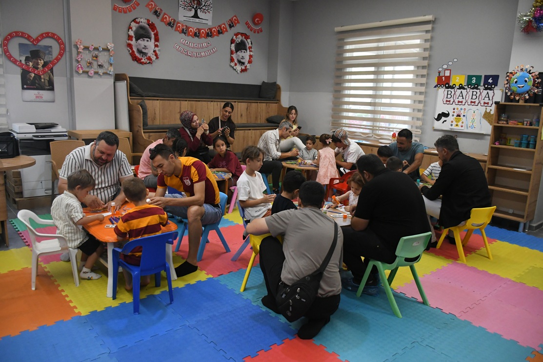 BUGÜN ANNE BABA ÇOCUK MERKEZİ’NİN KAHRAMANI BABALARDI