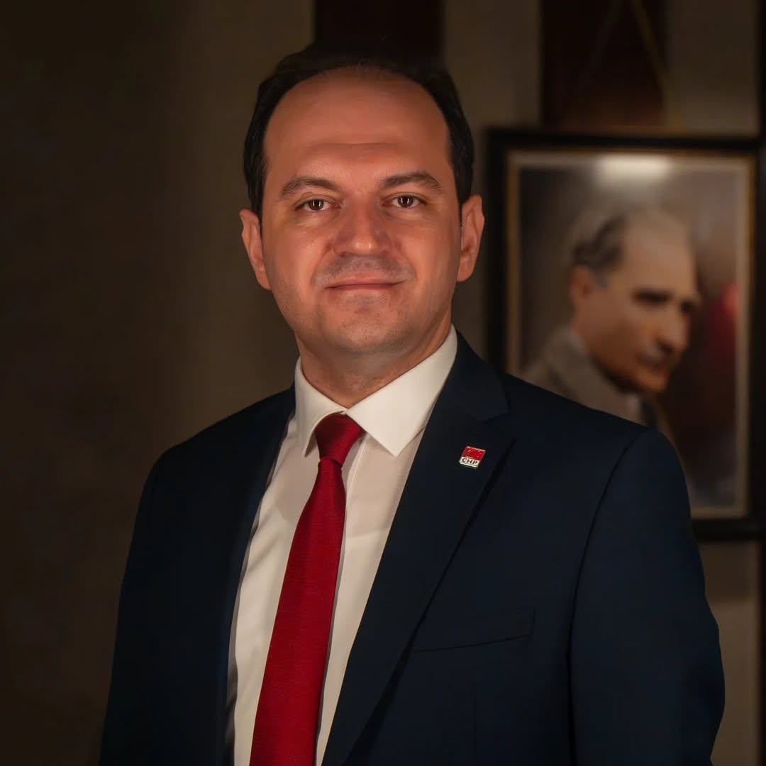 Kaan Erçetin’den Babalar Günü Mesajı: “Hayatımızın Yolunu Aydınlatan Sessiz Kahramanlar Babalarımızdır”