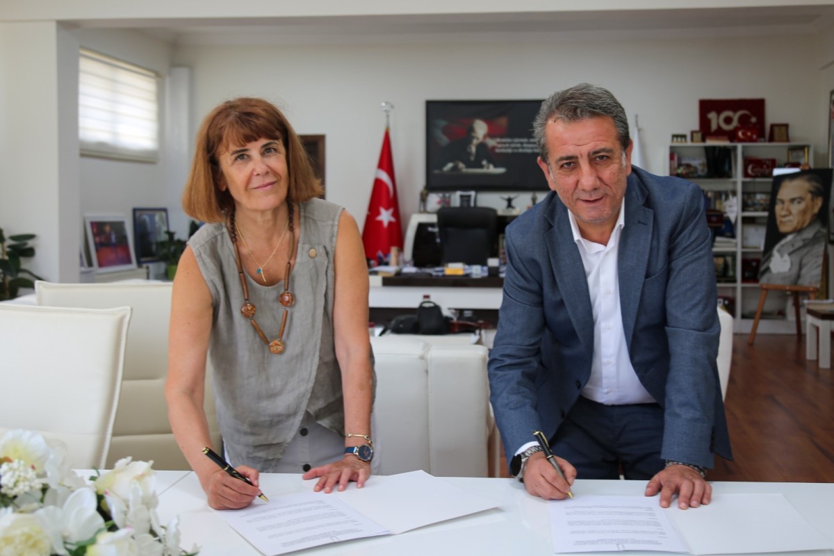 BAŞKAN ANIL YETİŞKİN SÖZÜNÜ TUTTU: EFELER’DE TARİHİ BİNA 