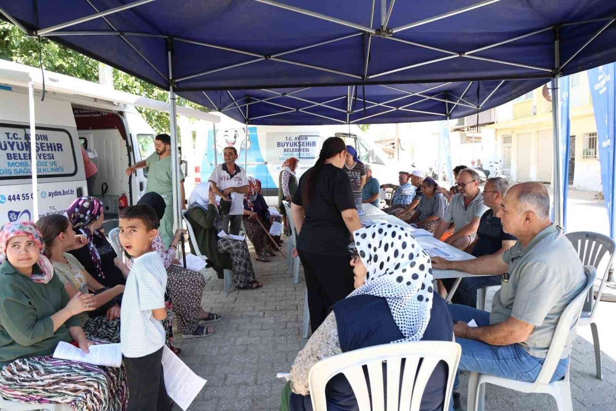 Mobil Diş Klinikleriyle Ücretsiz Sağlık Hizmeti Sürüyor