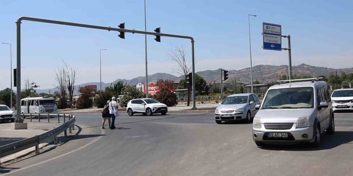 Şehir Hastanesi Yolunda Tehlikeli Geçiş: Hastalar Üst Geçit İstiyor