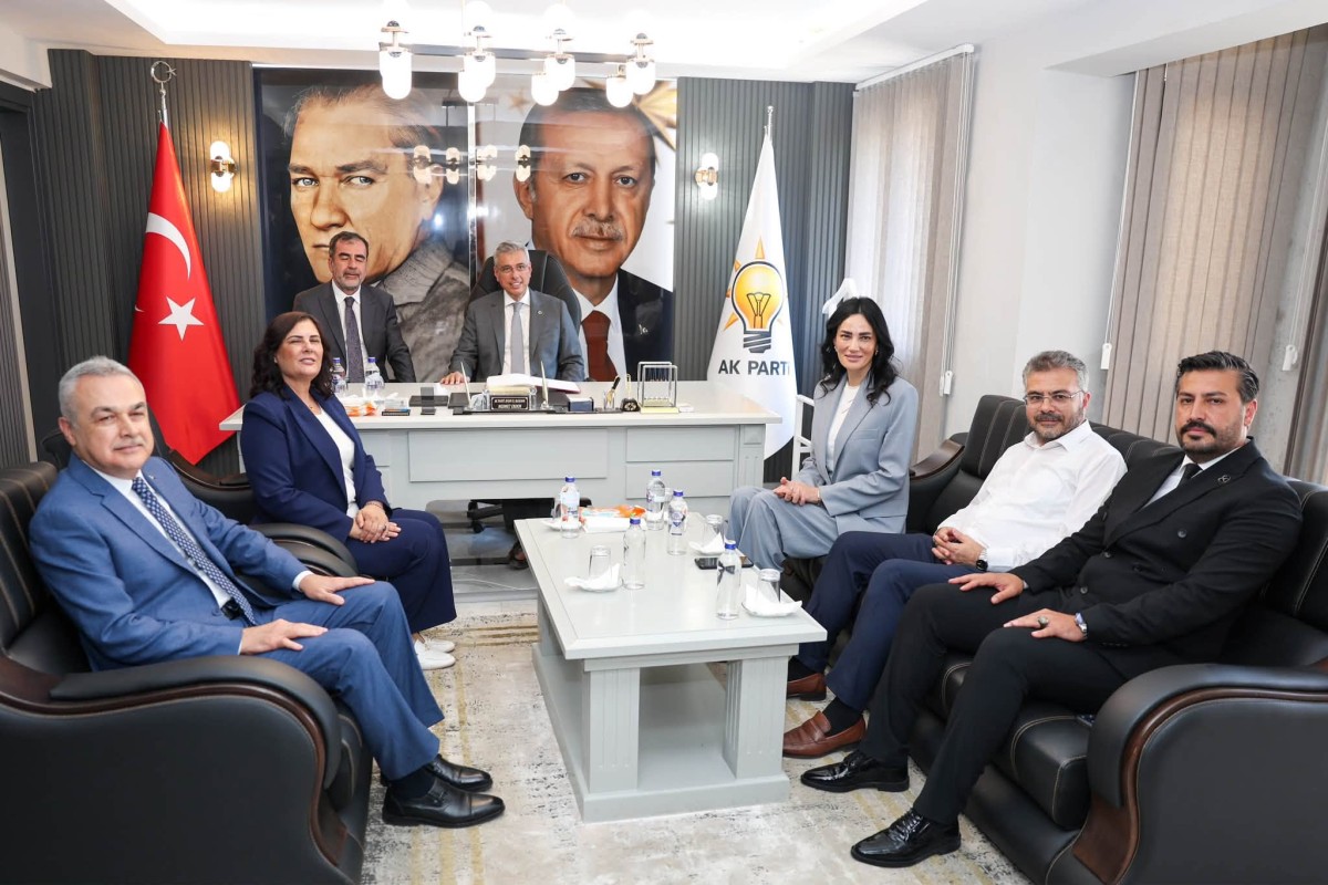 Bakan Memişoğlu'nun Aydın temasları AK Parti İl Başkanlığı'nda devam etti