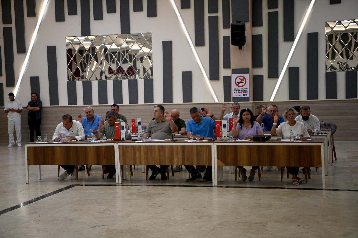 KUŞDASI BELEDİYE MECLİSİ’NDEN SOSYAL BELEDİYECİLİK VE SPOR ALANINDA ÖNEMLİ KARARLAR