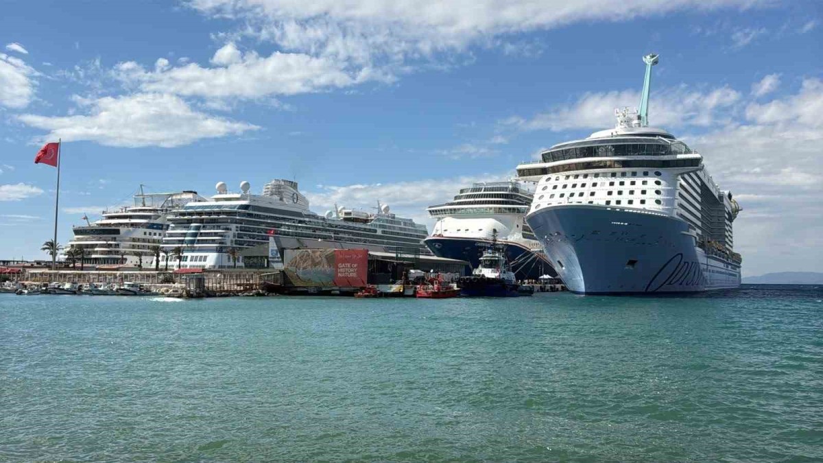 Kuşadası’na Kruvaziyer Akını: 4 Gemiyle 11 Bin 811 Turist Geldi