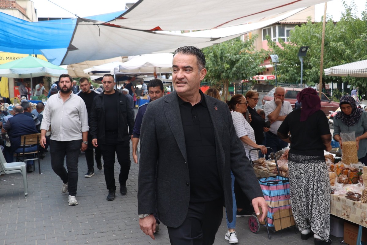 BAŞKAN ARICI PAZAR ESNAFI VE VATANDAŞLARLA BULUŞTU