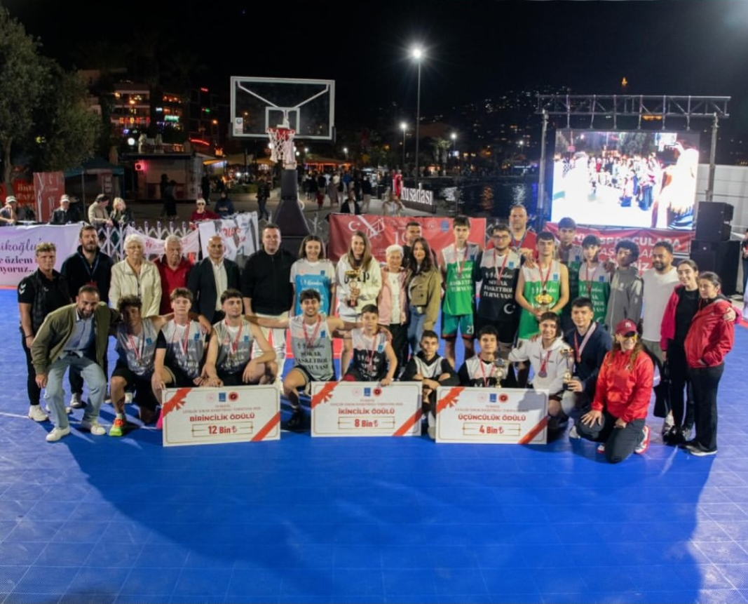 Kuşadası’nda Basketbol Şöleni: Efe İbrikoğlu Anısına Düzenlenen 3x3 Turnuva Gençlik Bayramı Coşkusuyla Taçlandı