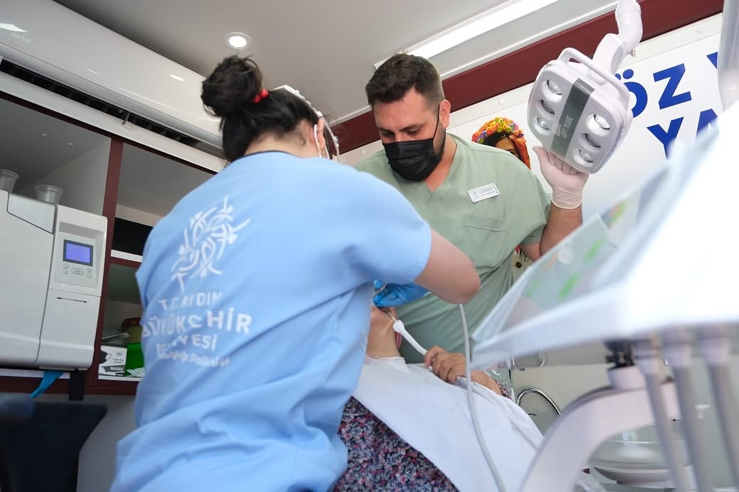 Başkan Özlem Çerçioğlu’nun Mobil Diş Klinikleri Aydın’ın Üç İlçesinde Vatandaşlarla Buluştu