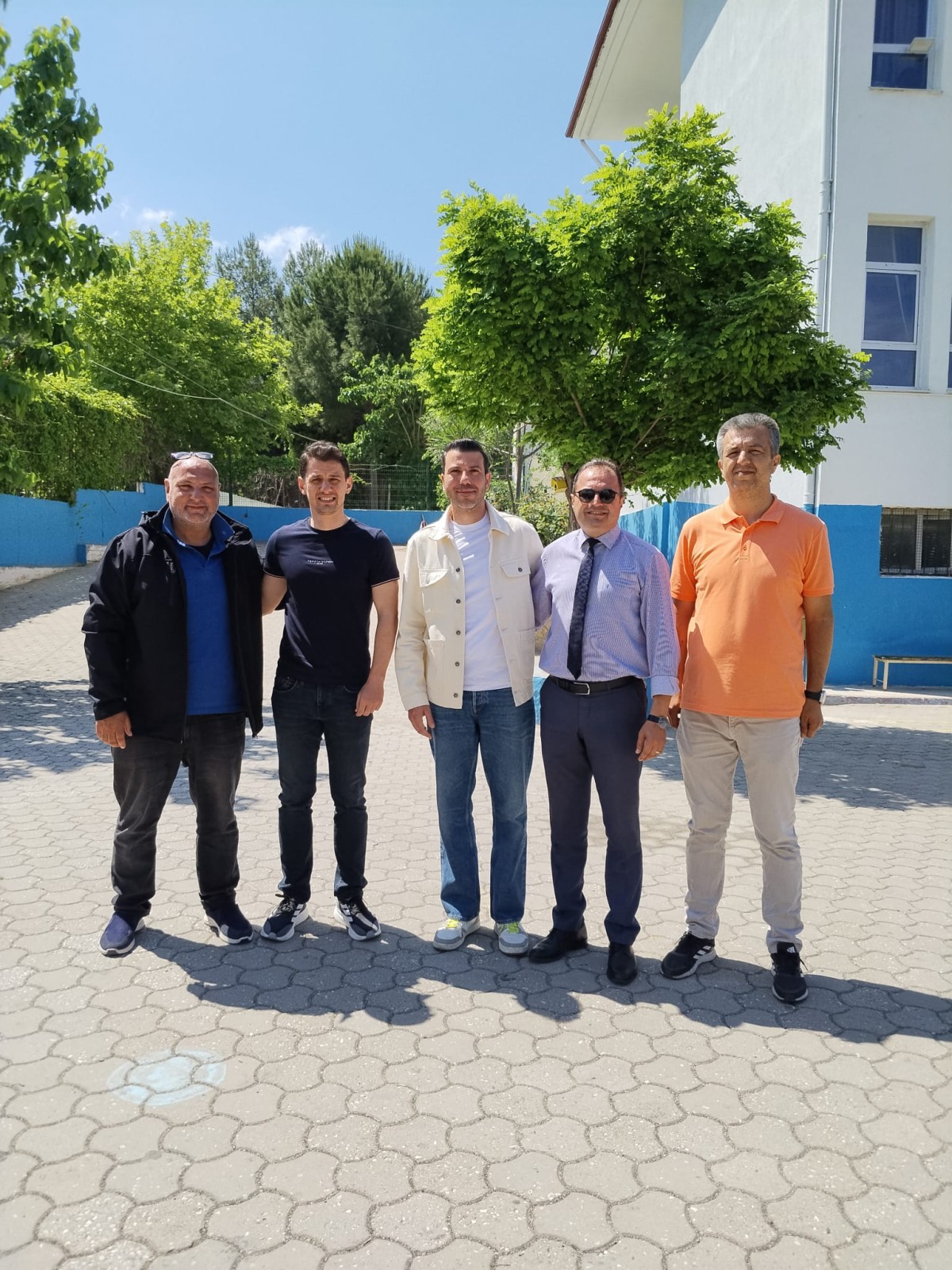 Kuşadası İlkokulu’na Dev Spor Yatırımı: Müdür Muzaffer Cesur’un Hayali Gerçeğe Dönüştü